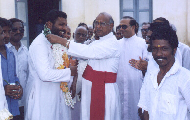 bishop.jpg (45747 bytes)