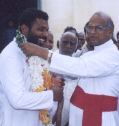 bishop2.jpg (16922 bytes)